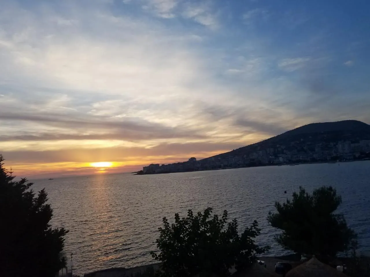 Xhulial 'S Saranda Apartament Apartment