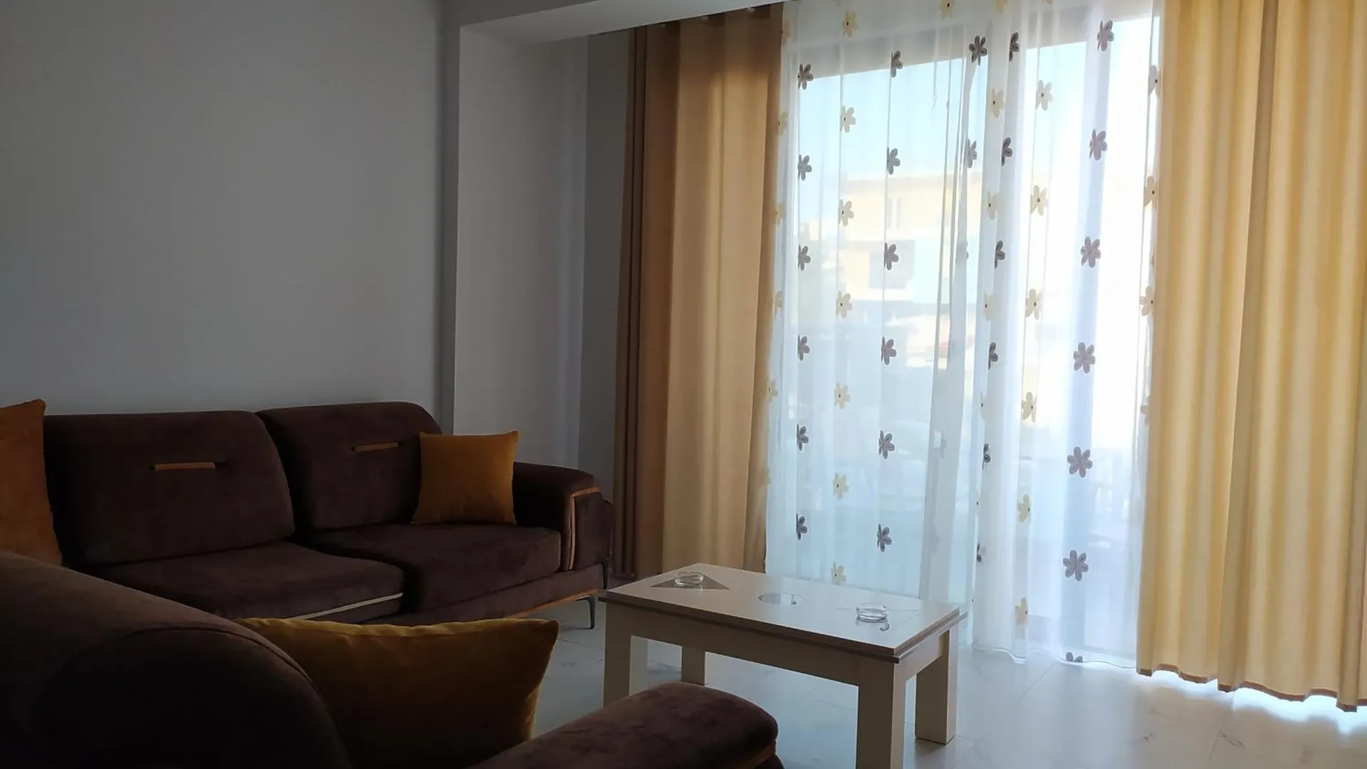 Xhulial 'S Saranda Apartament Sarande