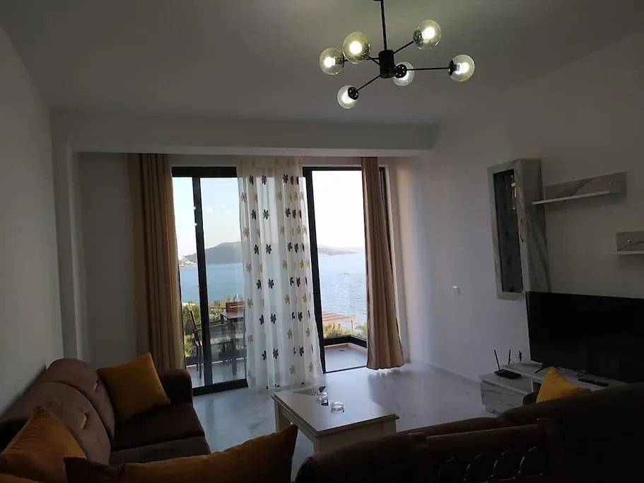 Xhulial 'S Saranda Apartament Apartment